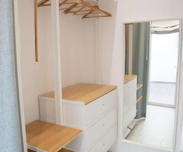 White Sofia - Uno Sguardo Sul Mare * Bari