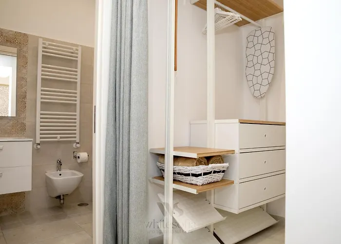 White Sofia - Uno Sguardo Sul Mare *